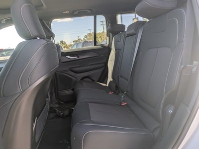 2025 Jeep Grand Cherokee GRAND CHEROKEE LAREDO X 4X4