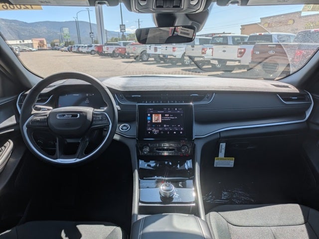 2025 Jeep Grand Cherokee GRAND CHEROKEE LAREDO X 4X4