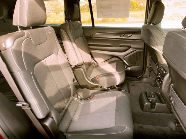 2025 Jeep Grand Cherokee GRAND CHEROKEE L LAREDO 4X4