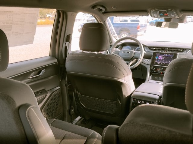 2025 Jeep Grand Cherokee GRAND CHEROKEE L LAREDO 4X4