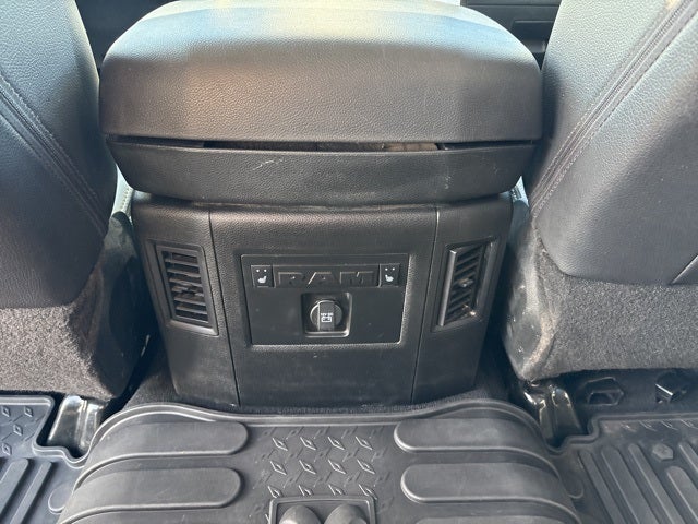 2018 RAM 1500 Laramie Crew Cab 4x4 5'7' Box