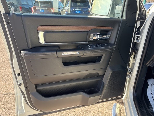 2018 RAM 1500 Laramie Crew Cab 4x4 5'7' Box