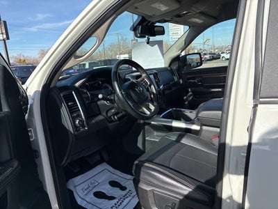 2018 RAM 1500 Laramie Crew Cab 4x4 5'7' Box