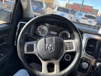 2018 RAM 1500 Laramie Crew Cab 4x4 5'7' Box