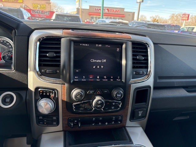 2018 RAM 1500 Laramie Crew Cab 4x4 5'7' Box