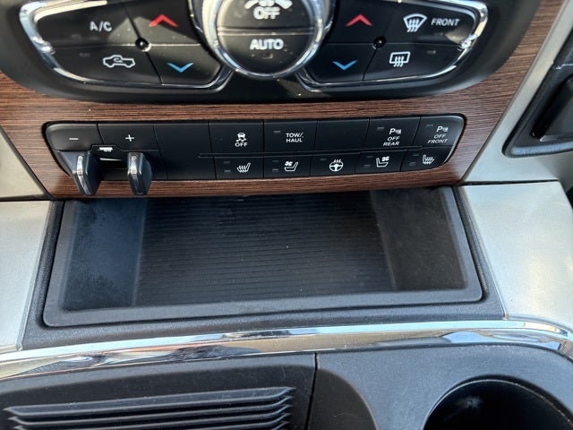 2018 RAM 1500 Laramie Crew Cab 4x4 5'7' Box