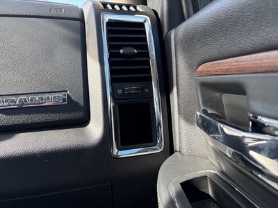 2018 RAM 1500 Laramie Crew Cab 4x4 5'7' Box