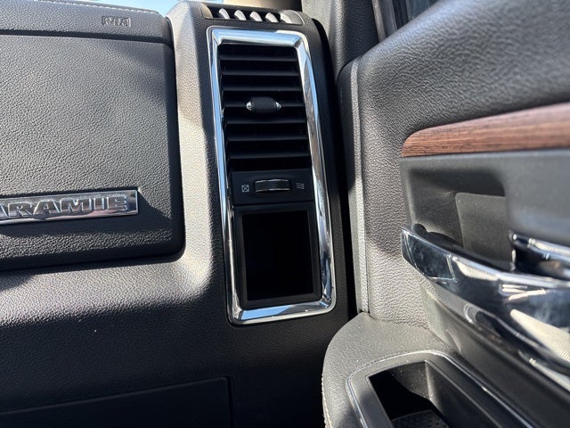 2018 RAM 1500 Laramie Crew Cab 4x4 5'7' Box