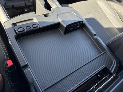 2018 RAM 1500 Laramie Crew Cab 4x4 5'7' Box