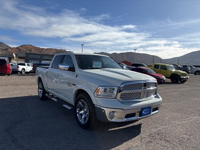 2018 RAM 1500 Laramie Crew Cab 4x4 5'7' Box