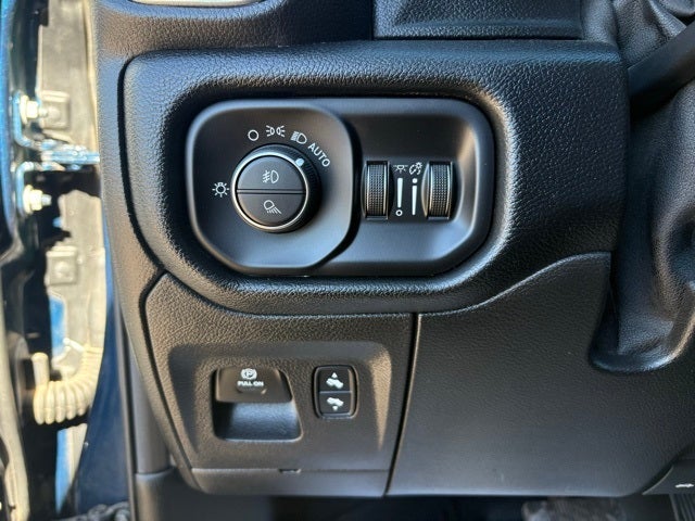 2021 RAM 1500 Laramie Crew Cab 4x4 5'7' Box