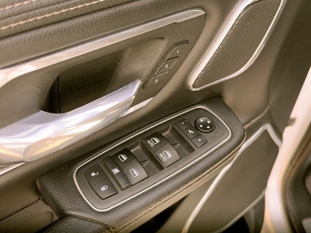 2021 RAM 1500 Laramie Crew Cab 4x4 5'7' Box