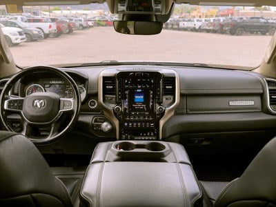 2021 RAM 1500 Laramie Crew Cab 4x4 5'7' Box