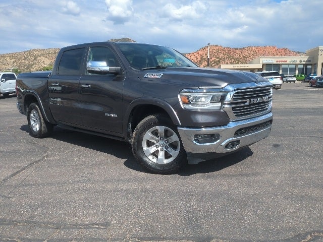 2020 RAM 1500 Laramie Crew Cab 4x4 5'7' Box