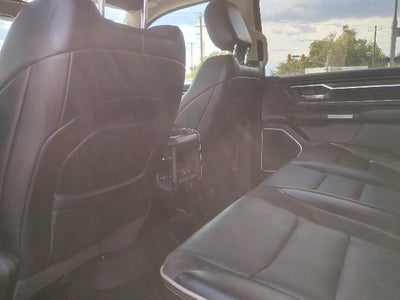 2020 RAM 1500 Laramie Crew Cab 4x4 5'7' Box