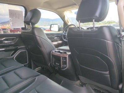 2020 RAM 1500 Laramie Crew Cab 4x4 5'7' Box