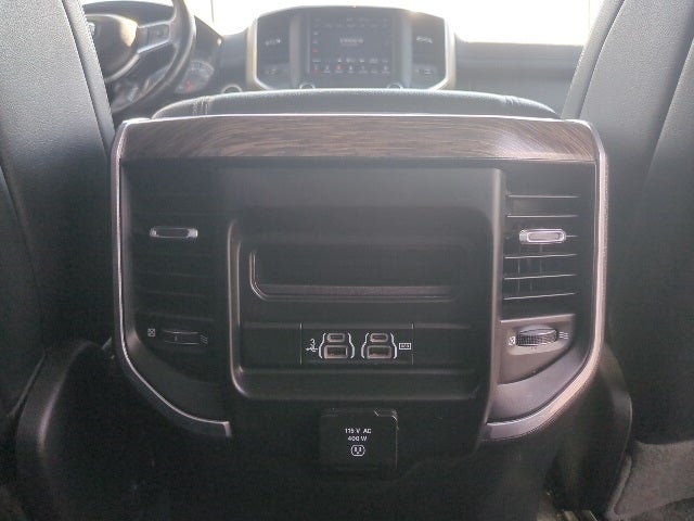 2020 RAM 1500 Laramie Crew Cab 4x4 5'7' Box