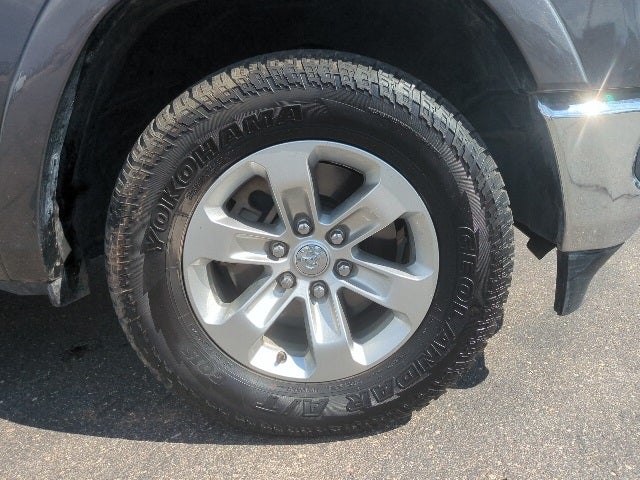 2020 RAM 1500 Laramie Crew Cab 4x4 5'7' Box