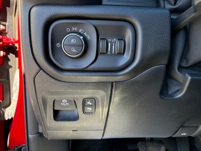 2021 RAM 1500 Laramie Crew Cab 4x4 5'7' Box