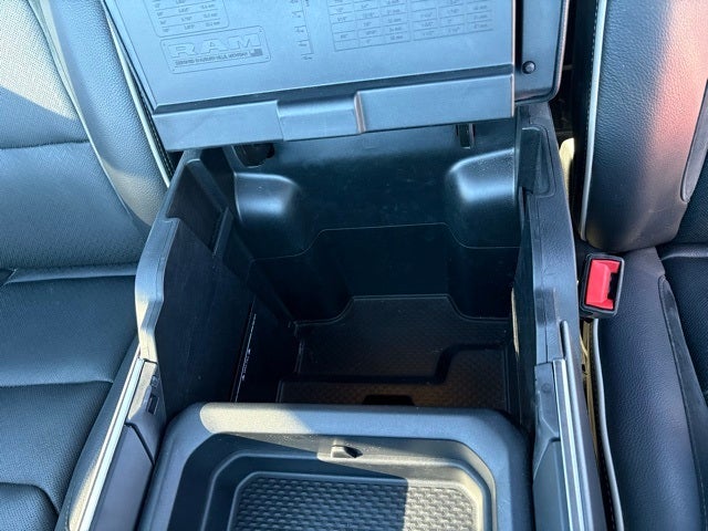 2021 RAM 1500 Laramie Crew Cab 4x4 5'7' Box