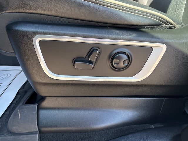 2023 RAM 1500 Laramie Crew Cab 4x4 5'7' Box