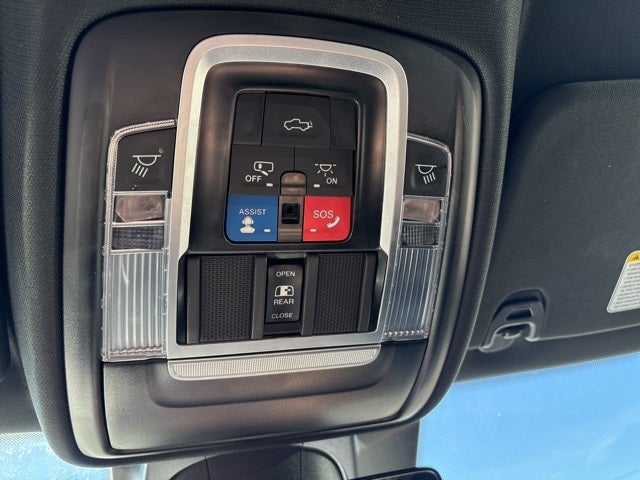 2023 RAM 1500 Laramie Crew Cab 4x4 5'7' Box