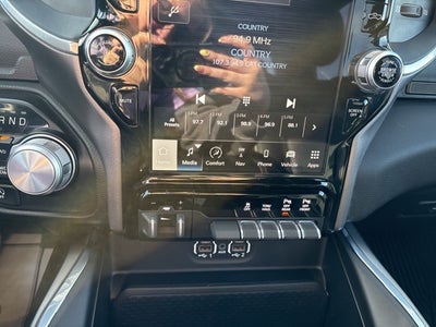 2023 RAM 1500 Laramie Crew Cab 4x4 5'7' Box