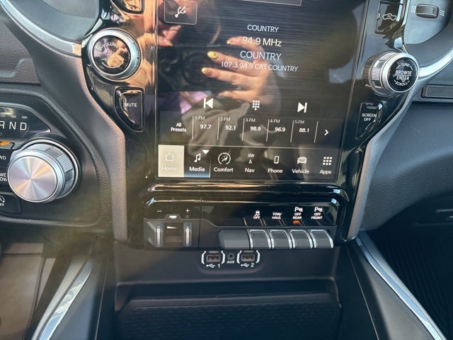 2023 RAM 1500 Laramie Crew Cab 4x4 5'7' Box