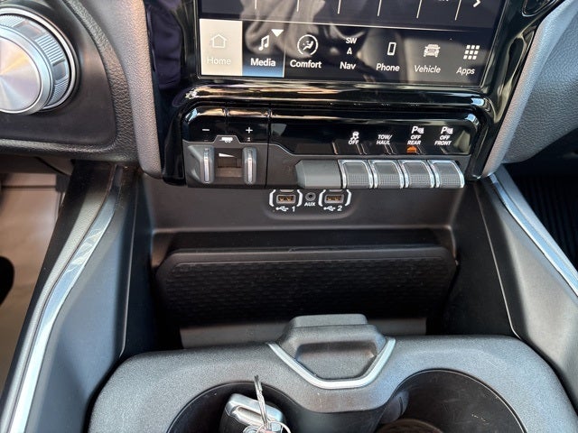 2023 RAM 1500 Laramie Crew Cab 4x4 5'7' Box