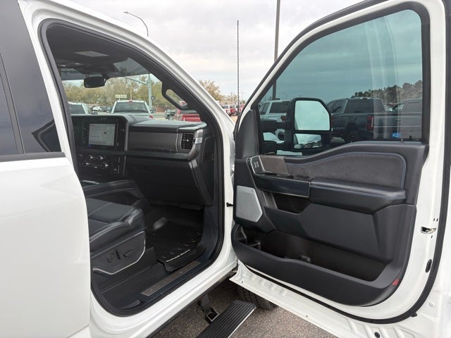 2025 Ford F-250 Platinum