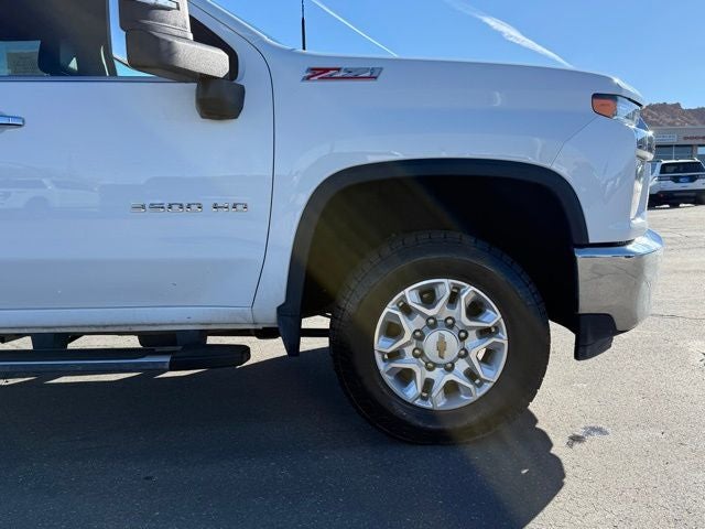 2023 Chevrolet Silverado 3500HD 4WD Crew Cab Standard Bed LTZ