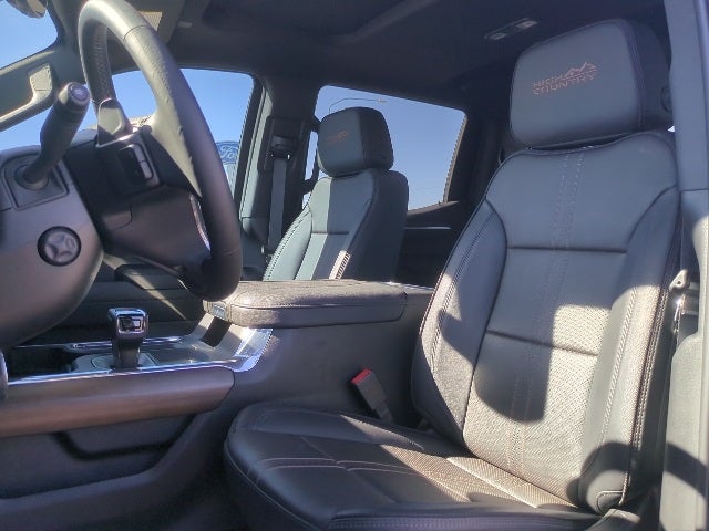 2025 Chevrolet Silverado 1500 4WD Crew Cab Short Bed High Country