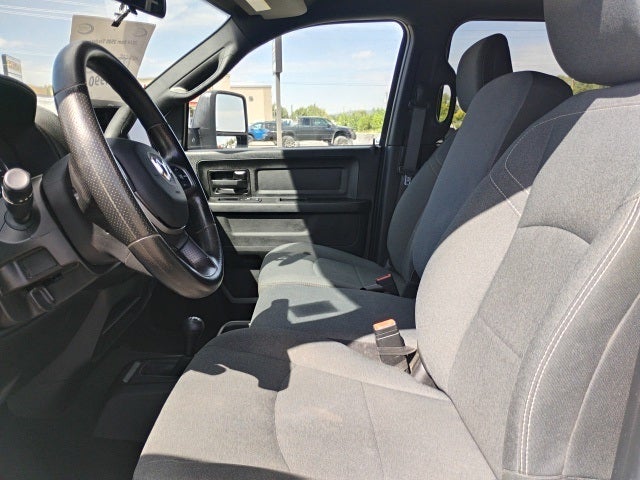 2024 RAM 3500 Tradesman Crew Cab 4x4 6'4' Box