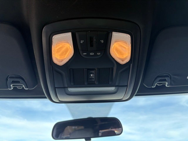 2022 RAM 3500 Tradesman Crew Cab 4x4 8' Box