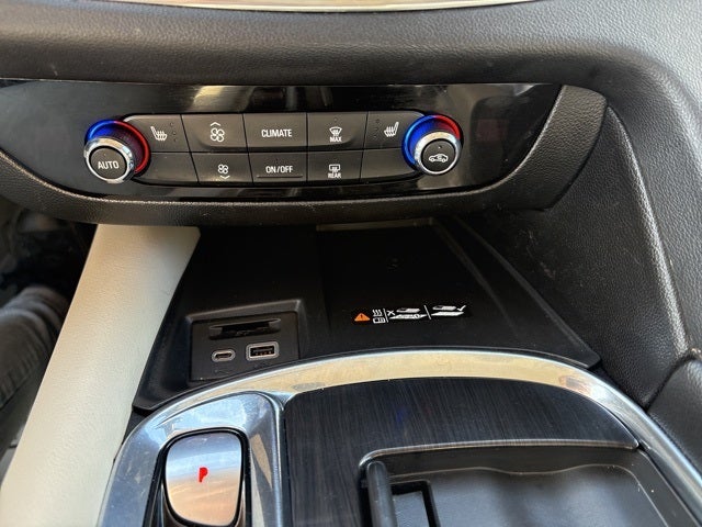 2023 Buick Enclave Essence AWD